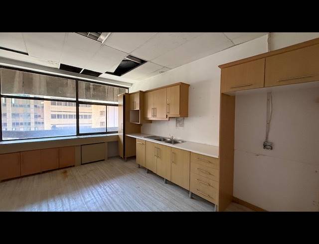 738M² OFFICE TO LET IN DURBAN CENTRAL